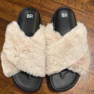 BP woman’s slippers